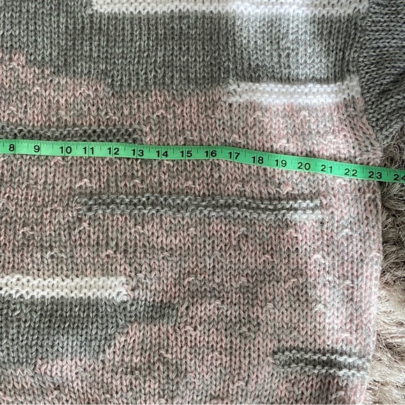 Club International women acrylic knitted pullover sweater. Size L. Pre-owned. - Picture 11 of 11